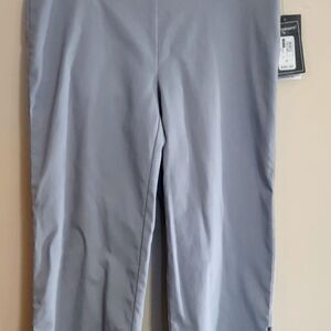 New Counterparts Women's Size 6P super stretch antique blue Capri studded accent